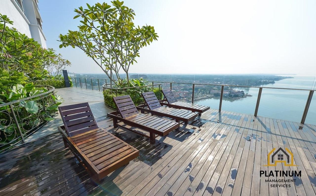 Silverscape Family Suite Melaka City Centre Exterior photo